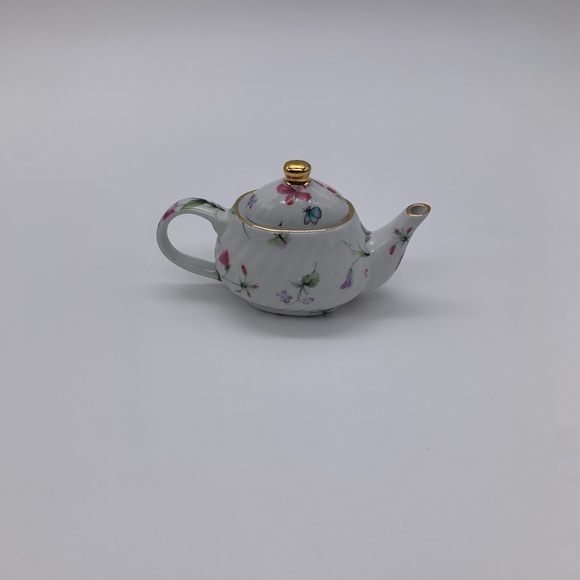 Special Place Victorian Style Miniature Teapot With Lid & Handle Floral Pattern - Picture 6 of 9